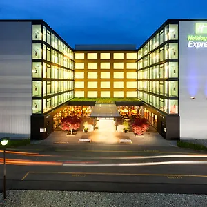 Holiday Express Zuerich Airport, An Ihg 3* רומלאנג